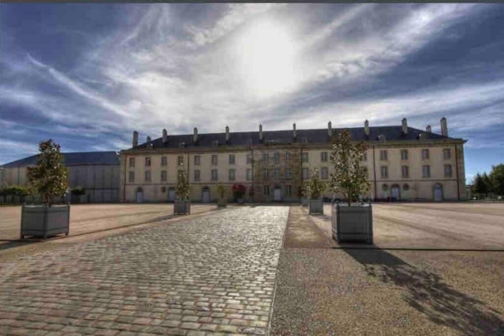 Appartement De Charme Plein Coeur De Moulins Moulins  Eksteriør bilde